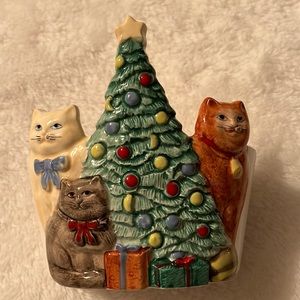 Department 56 Christmas tree with cats ceramic
